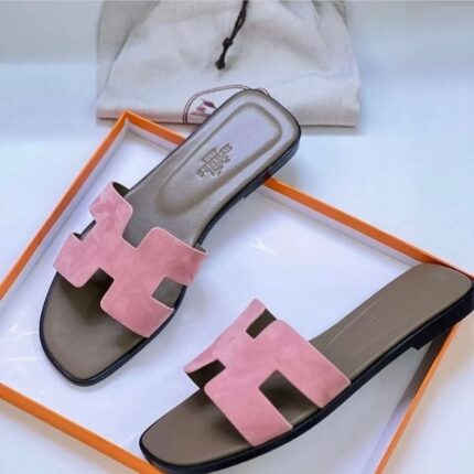 Hermès Suede Oran Flat Sandals Pink