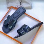 Hermès Oran Flat Sandals Black - Image 2