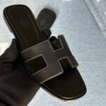 Hermès Oran Flat Sandals Black - Image 5