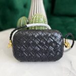 Bottega Veneta Intrecciato Knot Clutch Shoulder Hand Bag Black