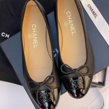Chanel Lambskin & Patent Calfskin Ballet Flats Shoes Slip-Ons Sandals Black Glossy