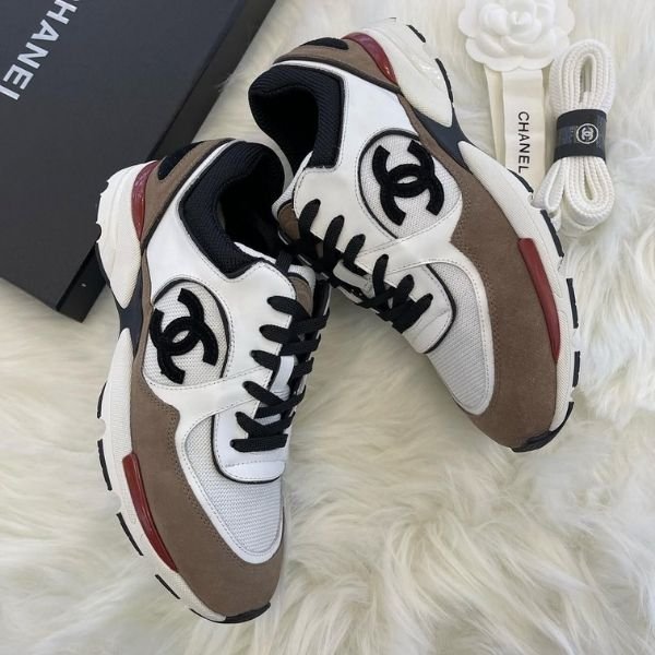 172 Chanel Suede Woven CC Low Top Sneakers Trainers Casual Shoes Brown White Black - Image 1