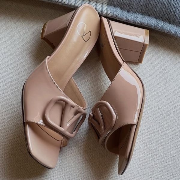 500 (212) Valentino Vlogo Signature Patent Leather Block Heels Slides Sandals Slip-Ons 60mm Pink - Image 1