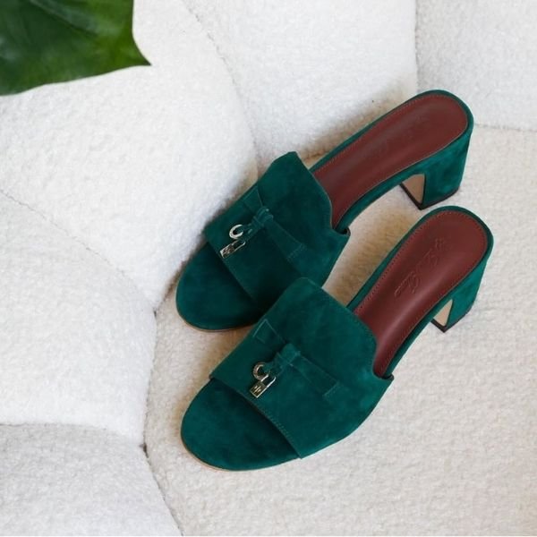 500 (264) Loro Piana Women's Suede Charm Heels Sandals Shoes Green - Image 1