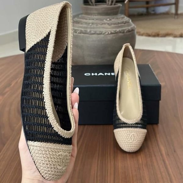 500 (272) Chanel Mesh Crochet Grosgrain Cap Toe Ballerina Ballet Flats Shoes Slip-Ons Beige Black - Image 1