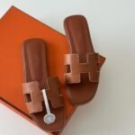 Hermès Oran Flat Sandals Tan - Image 5