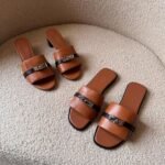 Hermès Gigi Giulia 50mm Block Heels Sandals Slip-Ons Tan Black Buckle - Image 2