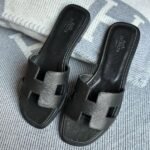 Hermès Oran Leather Flat Sandals Slip-Ons Slides Black - Image 3