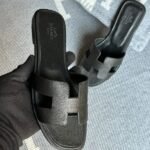 Hermès Oran Leather Flat Sandals Slip-Ons Slides Black - Image 2