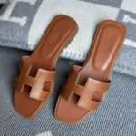 Hermès Oran Flat Sandals Tan - Image 4