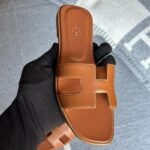 Hermès Oran Flat Sandals Tan - Image 2