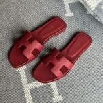 Hermès Oran Flats Sandals Slides Slip-Ons Burgundy - Image 4