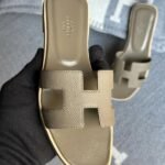 Hermès Oran Flats Sandals Slides Slip-Ons Olive - Image 2