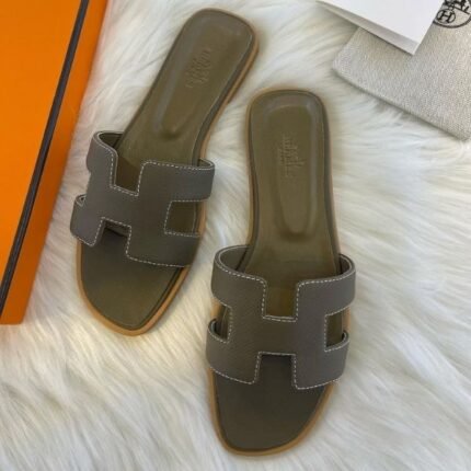 Hermès Oran Flats Sandals Slides Slip-Ons Olive