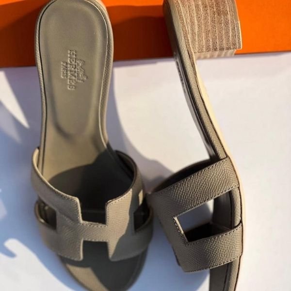 89 Hermès Oasis Heeled Sandals Slip-Ons Plain Taupe - Image 1