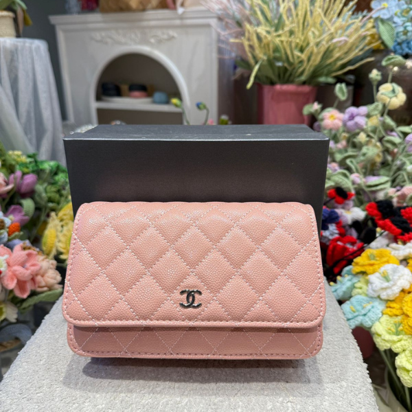 ch34 (6) Chanel Red Quilted Caviar Leather Wallet-on-Chain Purse Clutch Pink with Free Perfume - Image 1